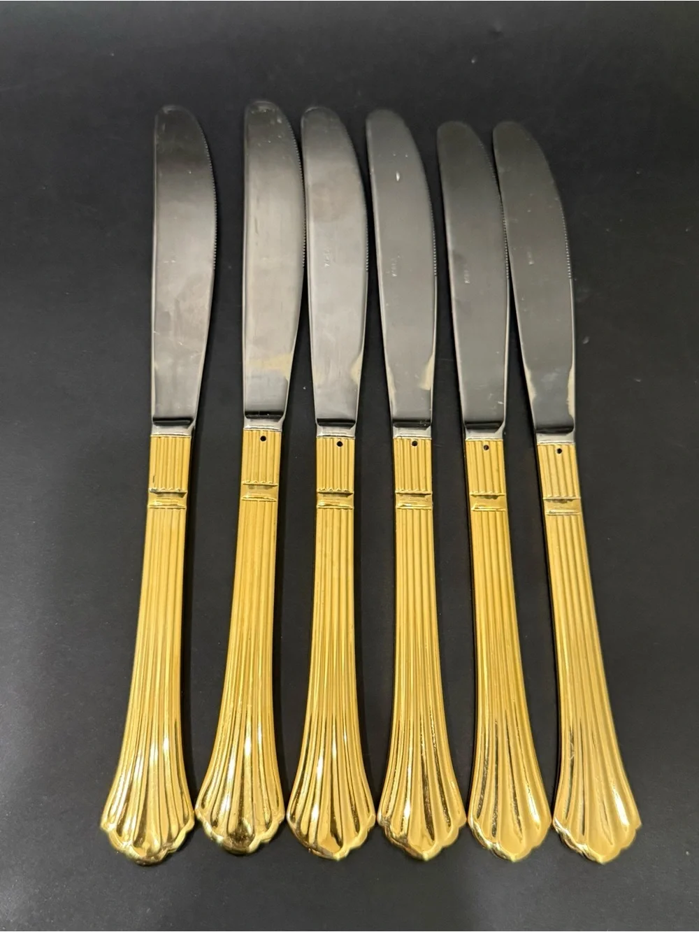 6pc Cambridge Tracy Stainless Steel Gold-plated Scalloped Handle Dinner Knives